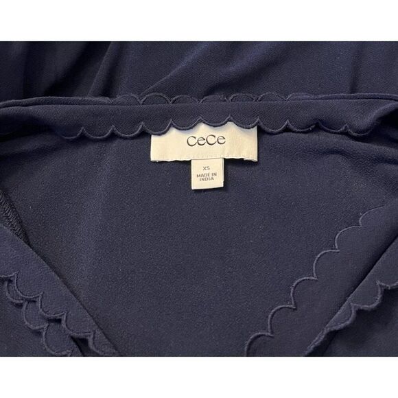 Cece Women's XS Navy Blue Scalloped V Neck Trim Top Short Sleeve Blouse - Picture 3 of 4